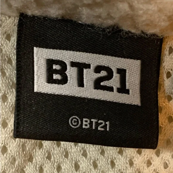 BT21 x Kolon Sport Fleece Jacket Koya RJ Shooky Mang Chimmy Tata Cooky - Picture 8 of 8